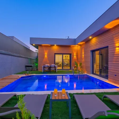 Villa Akuamarin 1 *